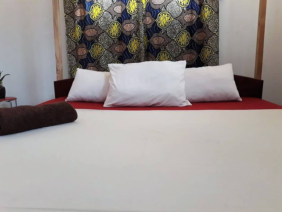 Large Bed, Close up