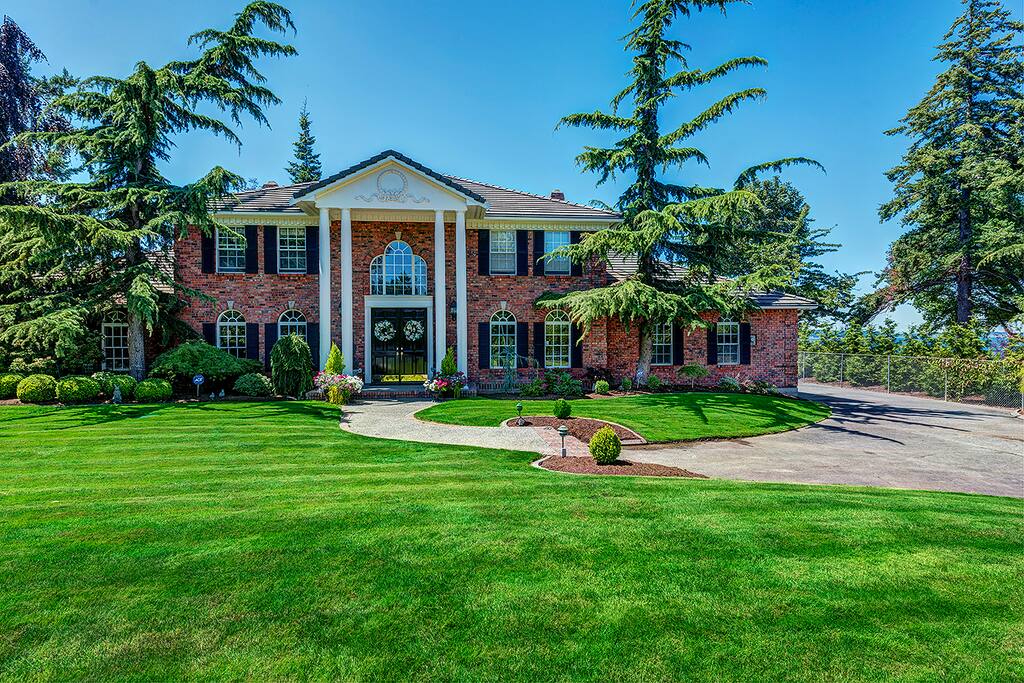 Come for a relaxing and memorable visit to your own private "Tara"!