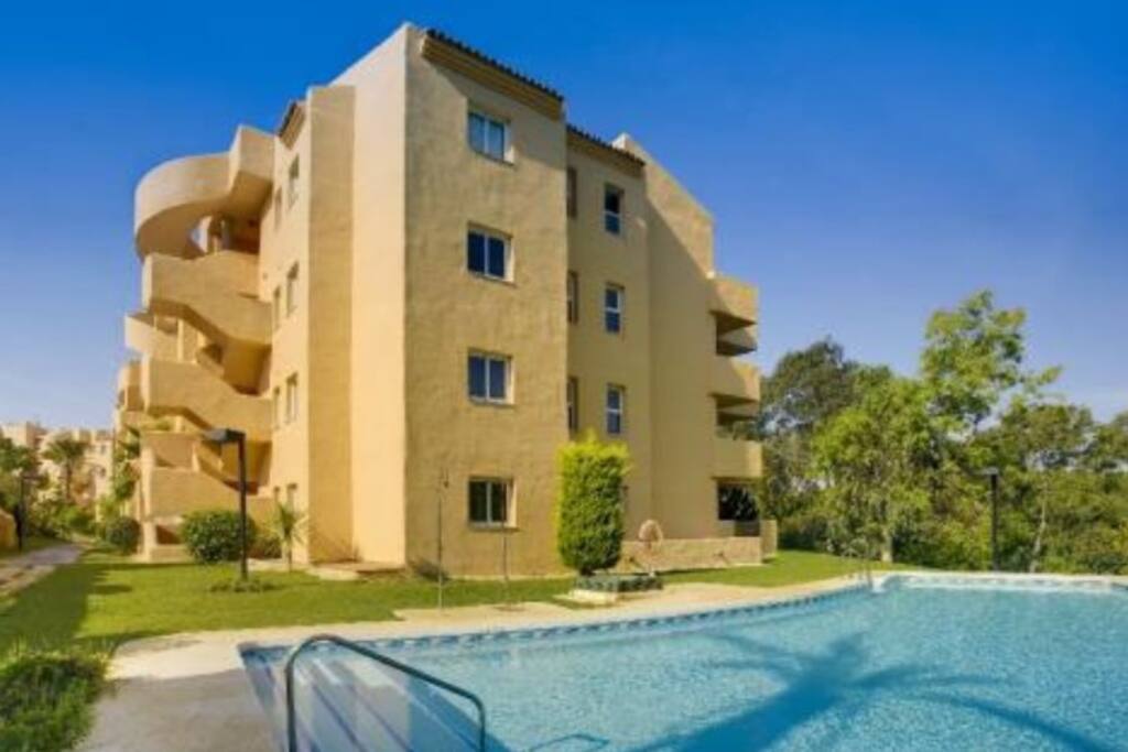 5 pools available on the complex