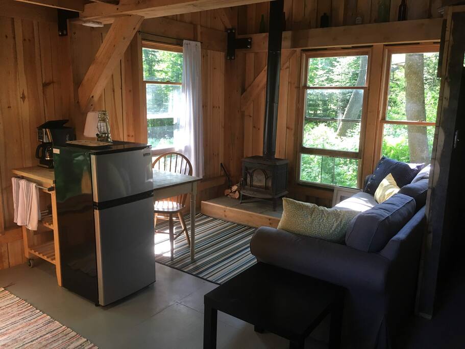 Living/dining area