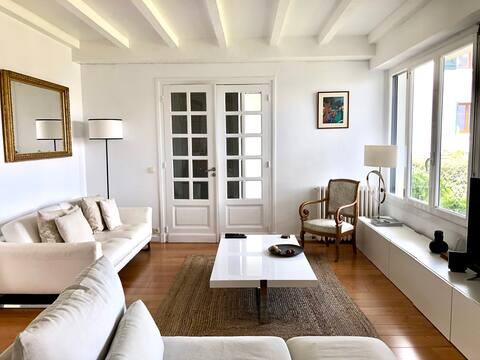 Top Airbnb: Ciboure - Charming house overlooking the Nivelle à Ciboure