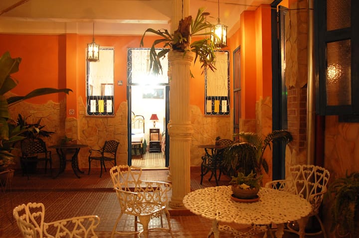 PREDNJA STRANA I SOBA 5