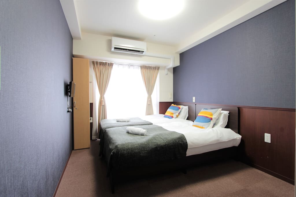 Two single bed 兩張單人床