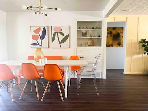 "Seeing Double" duplex/GAME ROOM/Sleeps 14!