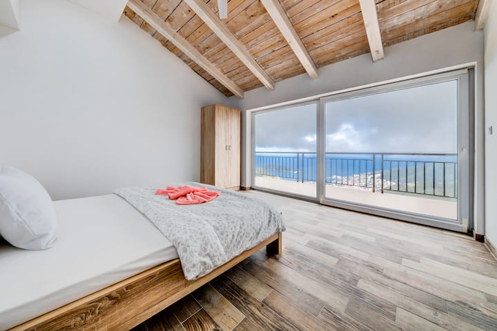 Zobúdzajte sa s úžasným výhľadom na more!