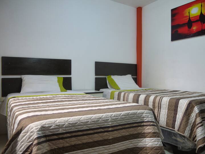 ห้องที่ 3 พร้อมเตียง 2 เตียงครึ่ง