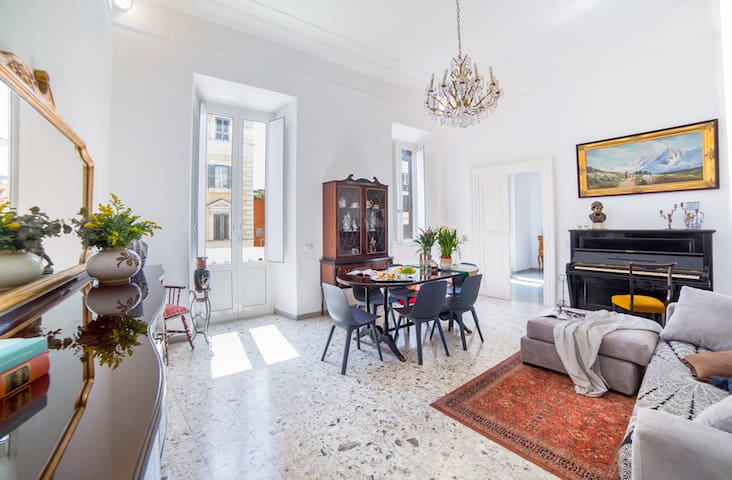 -DOMUSAUREA295 AT THE COLOSSEUM-