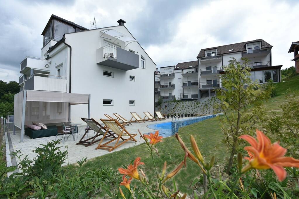 Complex Wellness Apartments Lapaz