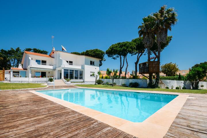 Bed & Breakfast @ Limmo Garden Guest House