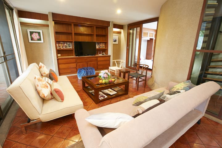 4 Storey Thai Style Home in central Bangkok gallery image 4