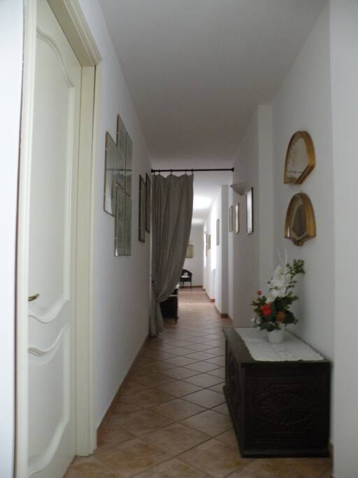 Accesso alle camere
Hallway 1st floor
Accès aux chambres (1er étage)
