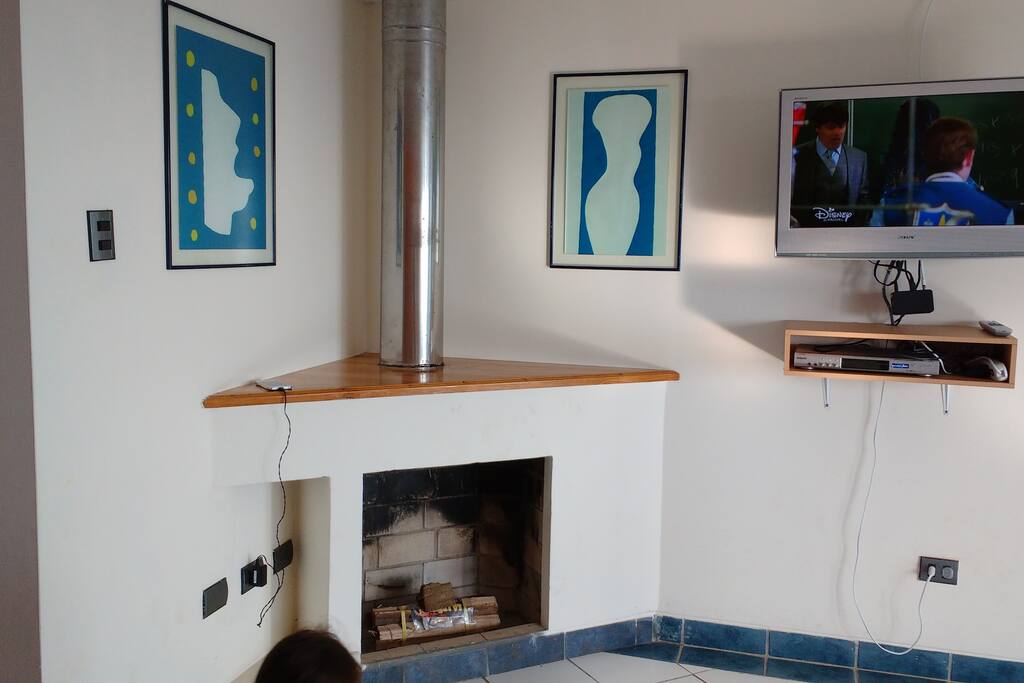 Chimenea + TV