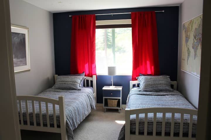 חדר שינה 2 עם שתי מיטות יחיד