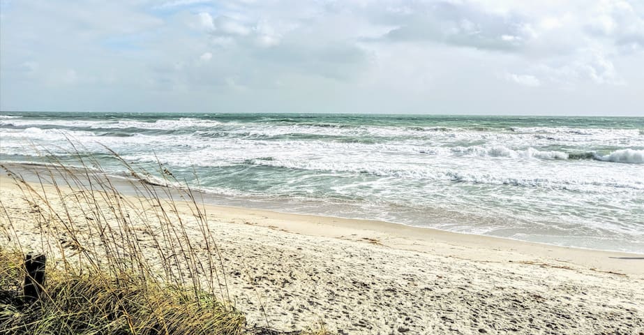 Beach House Steps to Sea