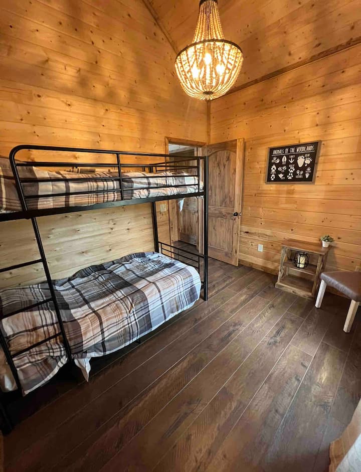 Twin bunk room 