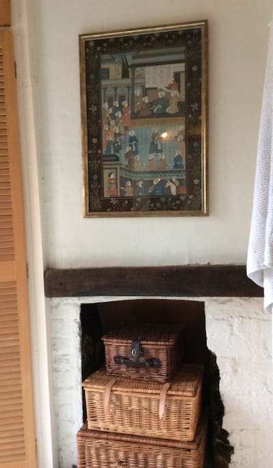 Another bit of the upstairs bathroom.
