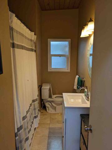 Sweeping bay views 5 bedroom Oakland hills retreat gallery image 4