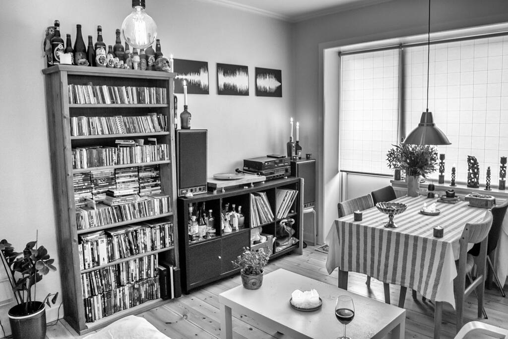 Here you have days of entertainment with countless DVDs, CDs, and vinyls.