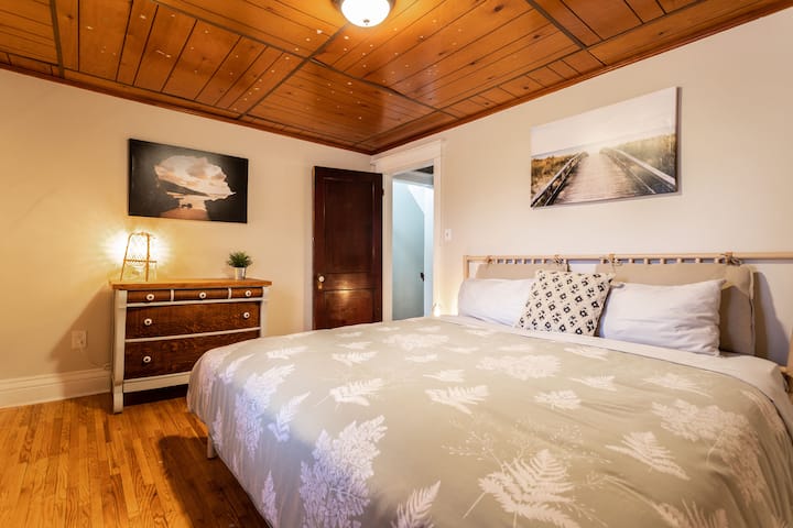 King Bed