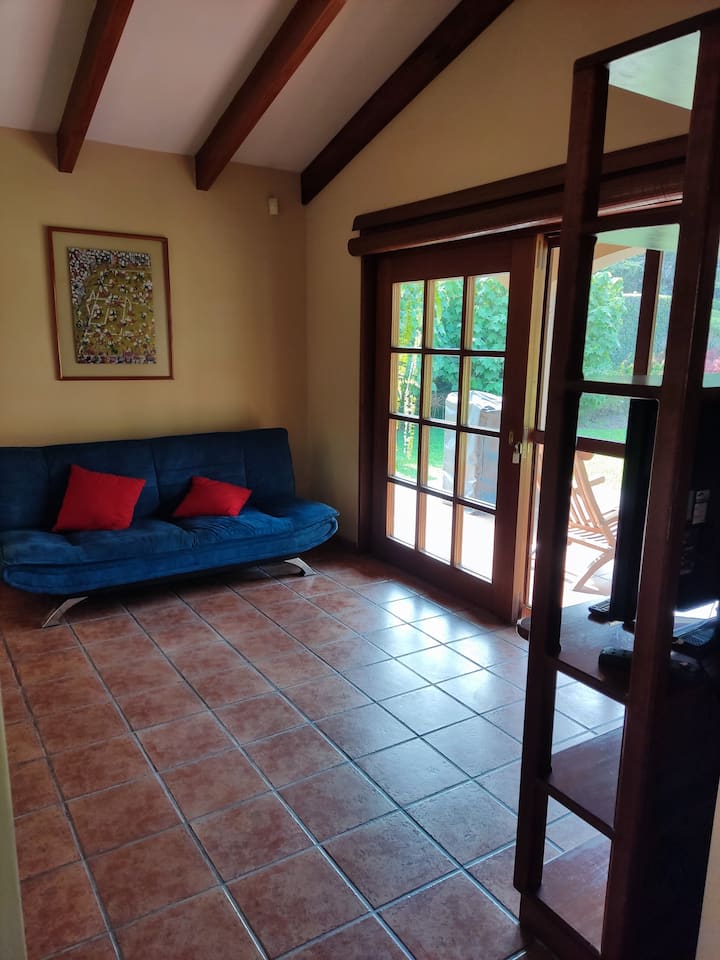 Sala TV con divano letto