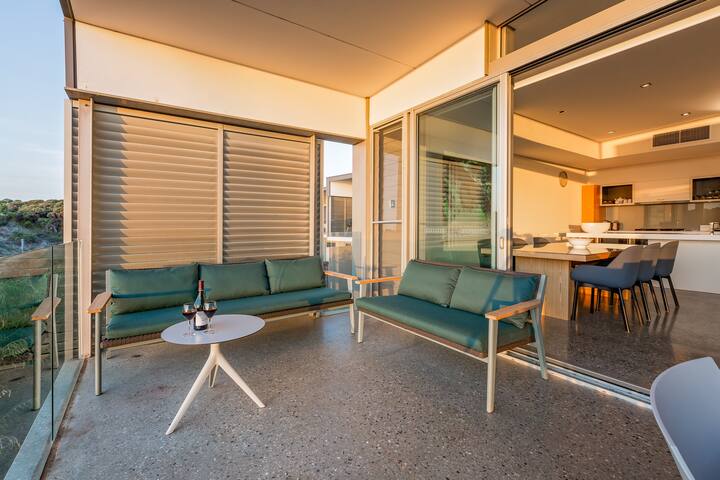 3 Bedroom Luxury Beach House @ Smiths Beach Resort gallery image 4