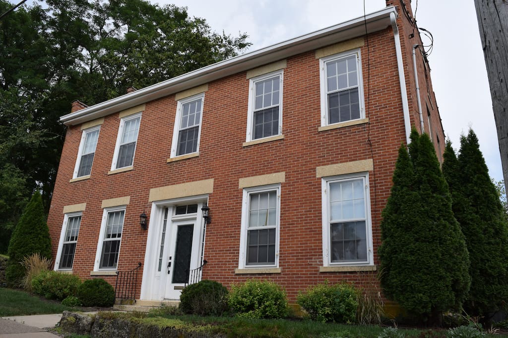 2 Story Federal Brick - Street View