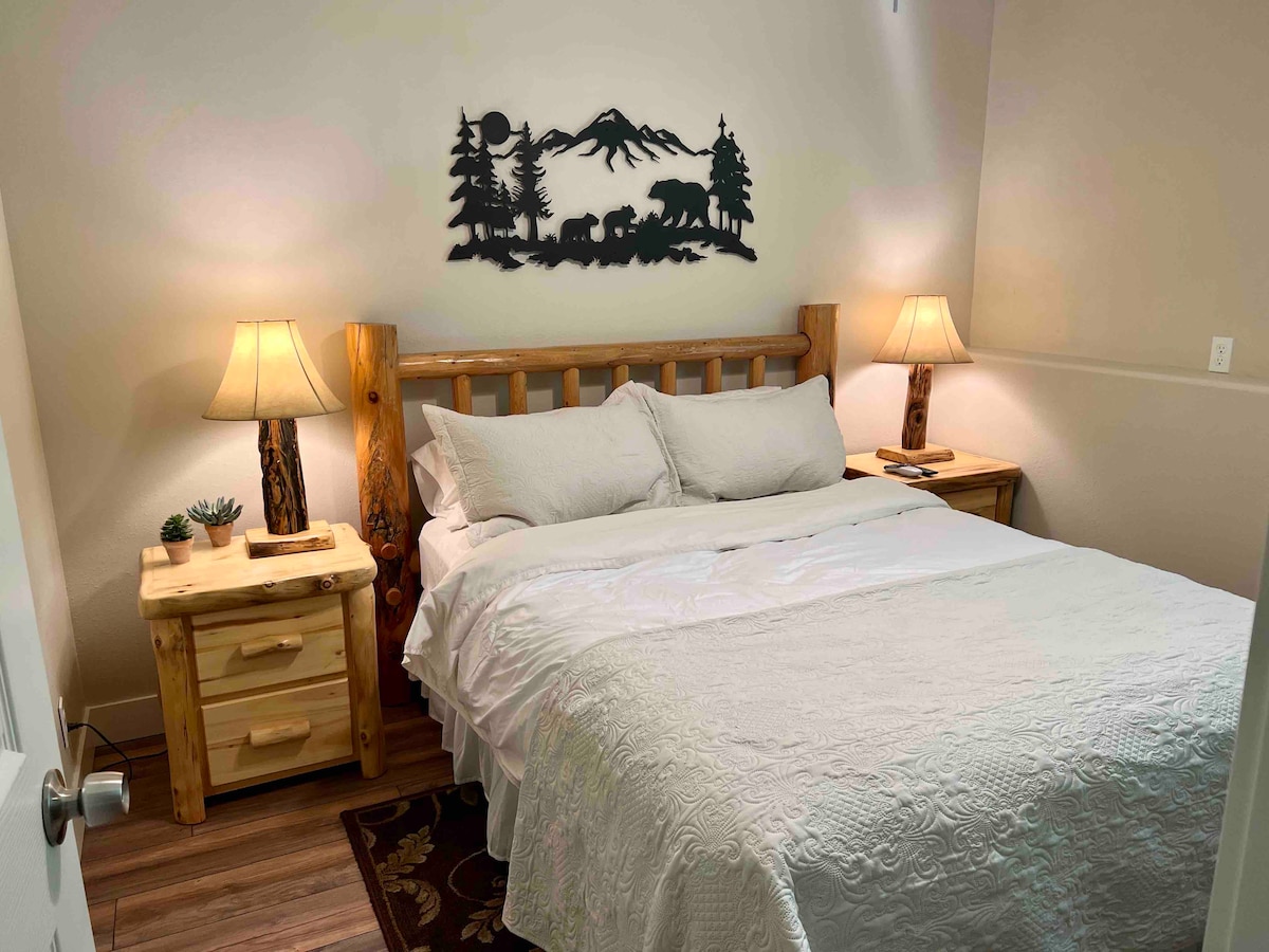 Midway Mountain Cabin