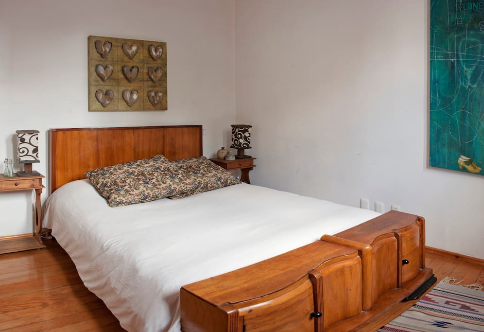 Una cama art de o original ,cómoda con un buen colchon