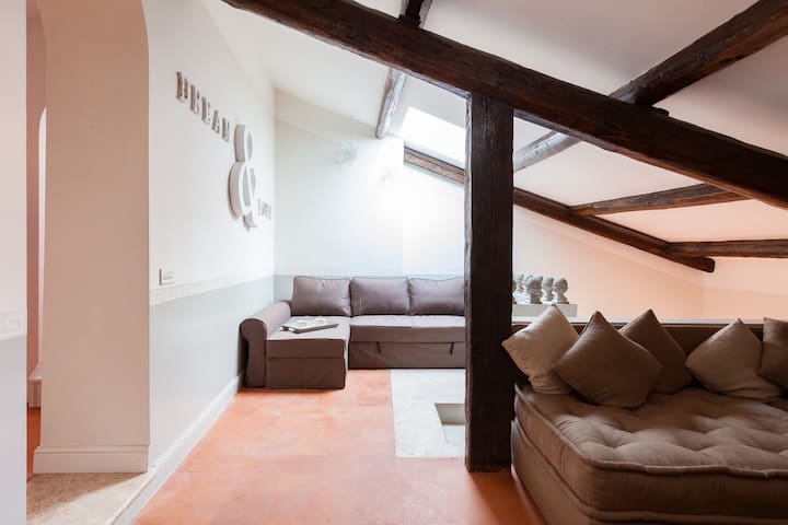 Art Retreat Home terrace – Spanish Steps – DdG gallery image 2