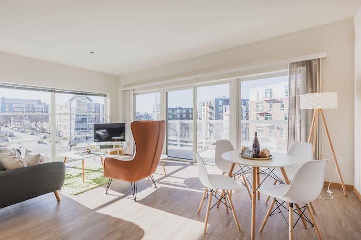 Luxury Loft W/ Incredible Views, Parking, & Patio!