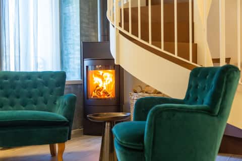 Popular Airbnb listing: Borgo Cantagallo - Casa Ofelia house with 3 bedrooms in Tremosine Sul Garda
