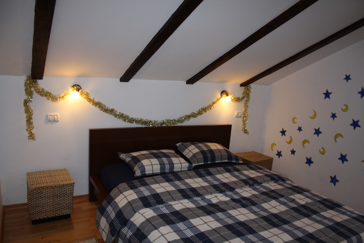 Dormitorio número 1 con baño propio.