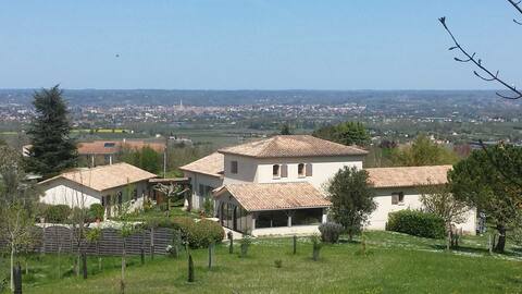 Luxury Villa in Monbazillac, 5Km Bergerac, Pool ..