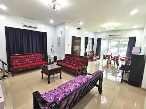 Netflix TvBox Karaoke 4BR BBQ Villa Batu Pahat
