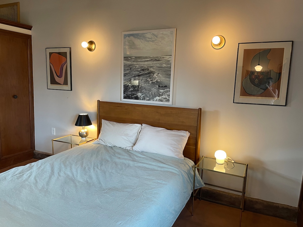 Backyard Guesthouse in Central Austin. MCM style.