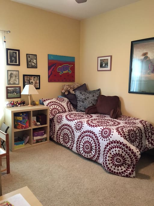 2nd bedroom