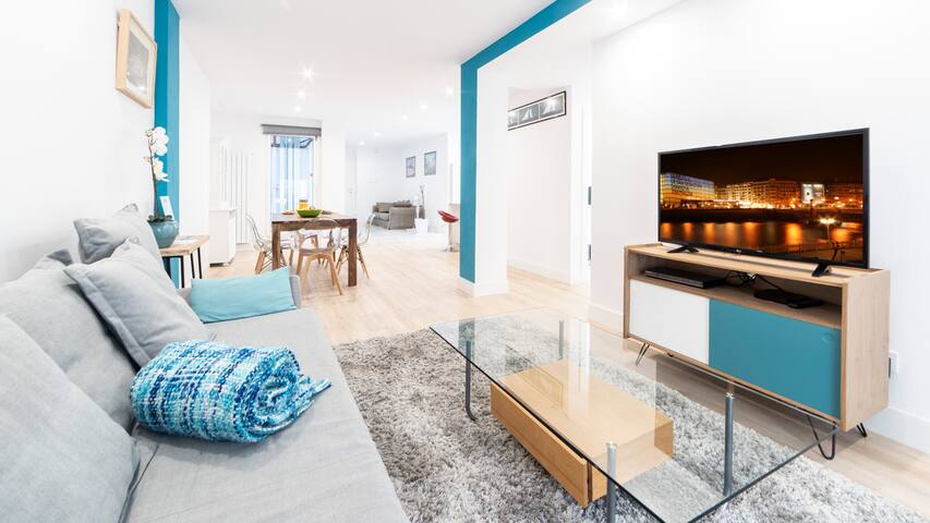 Shopping Area Air Condition. 4 pax gallery image 2