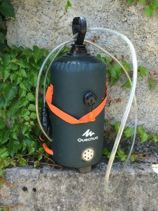 Douche solaire extérieure