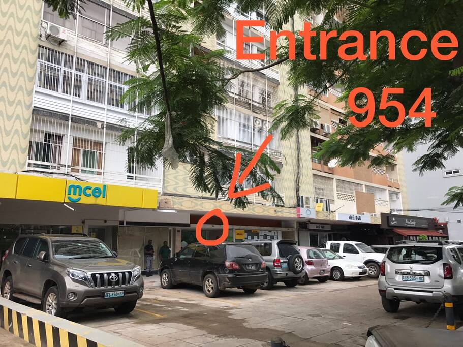 Entrada do Edifício/ Entrance of the building