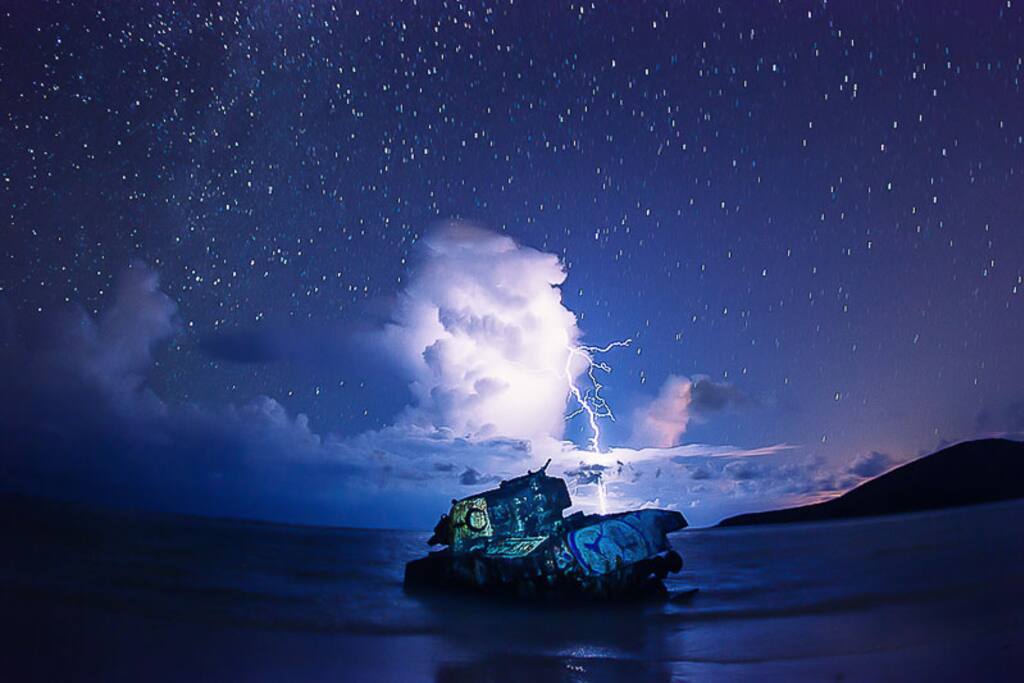 At night in Flamenco Beach