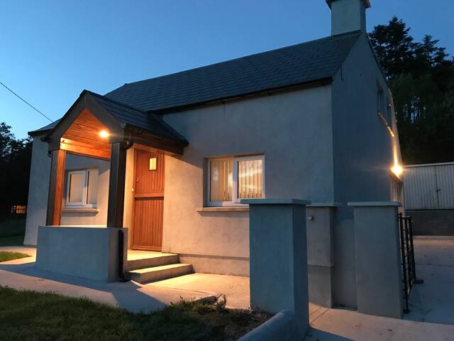 Glen Cottage 1km From Waterford Greenway Cottages For Rent In