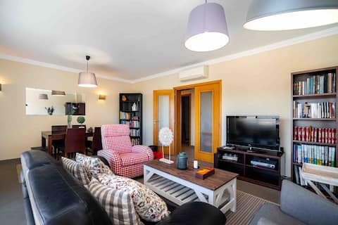 Successful Airbnb property: Loulé Charming Apartment with sea view in Loulé in Loulé (São Sebastião)
