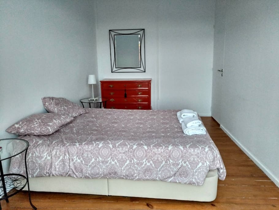 Junqueira Room - double or queen size bed (1.40 x 2.00).