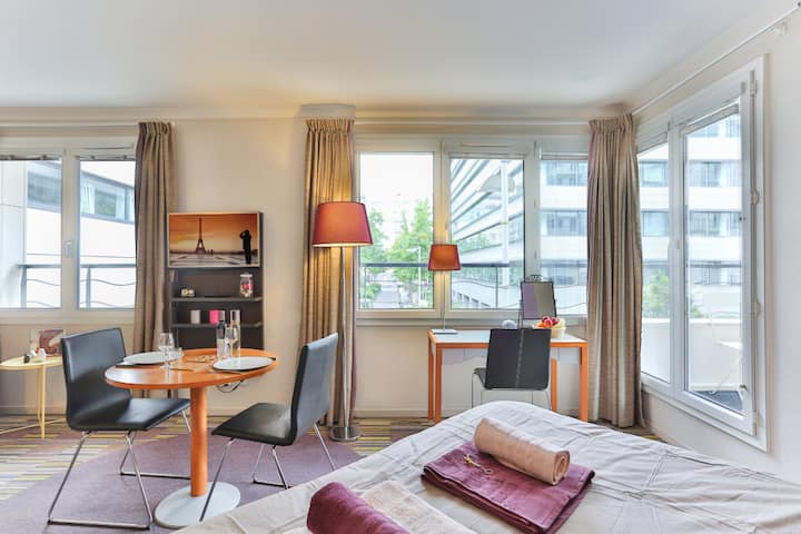 ☆ Joli Studio Haut Standing Balcon+métro+parking - Issy-les-Moulineaux