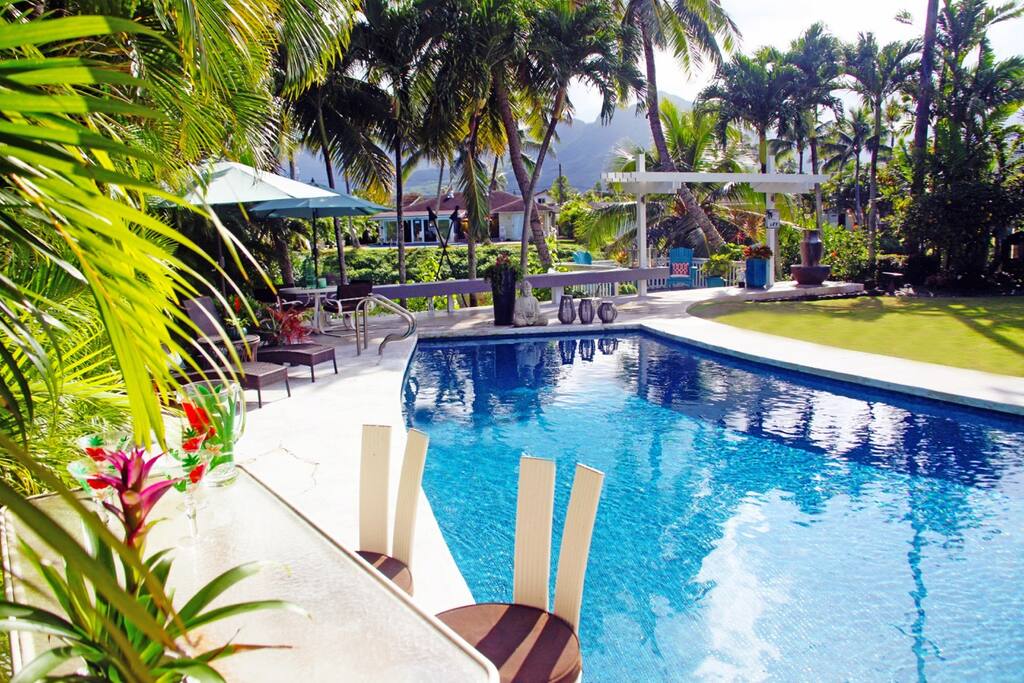 out door bar and pool