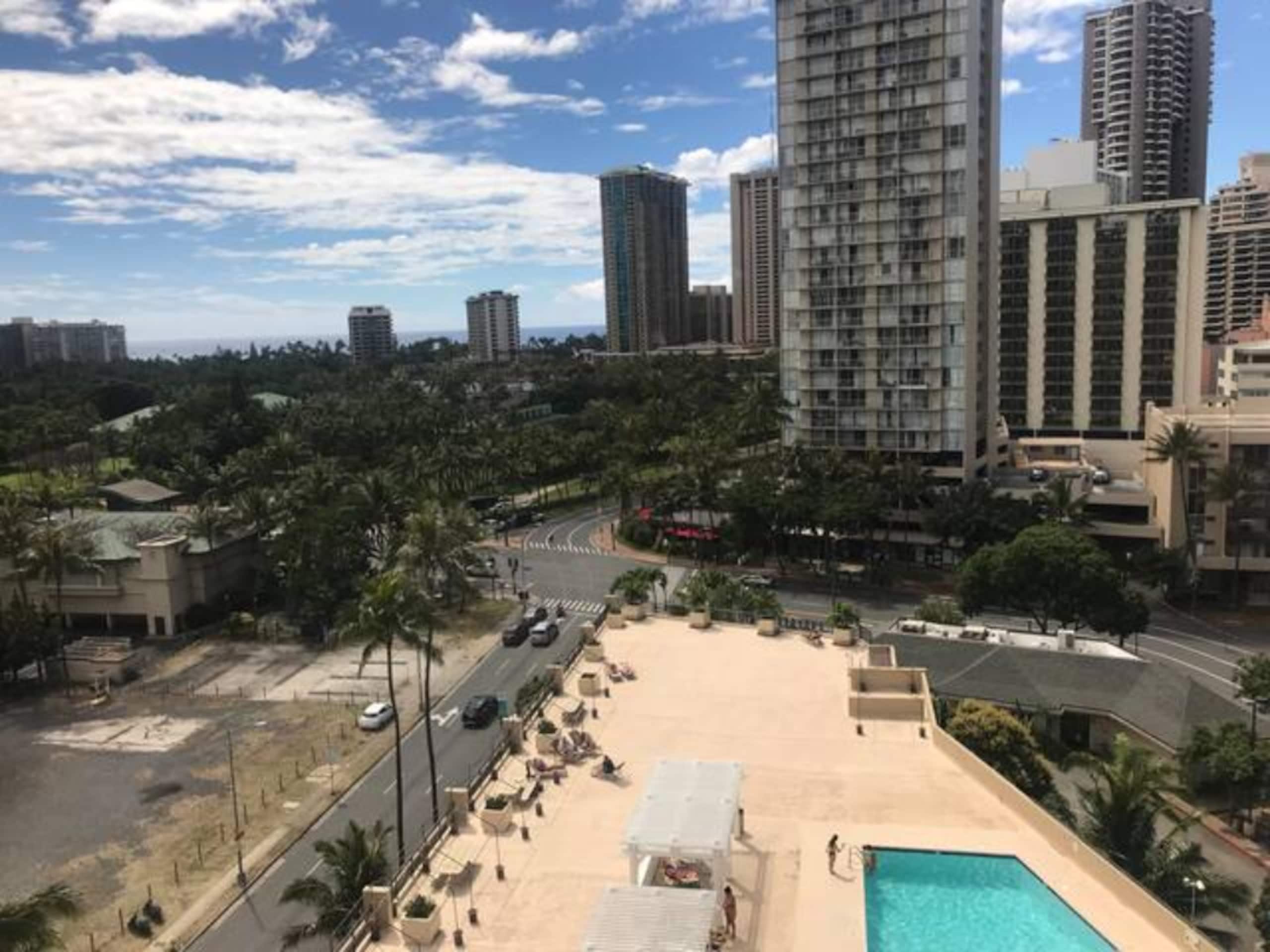 Condo in Honolulu · ★4.75 · Studio · 1 bed · 1 shared bath - Image 10