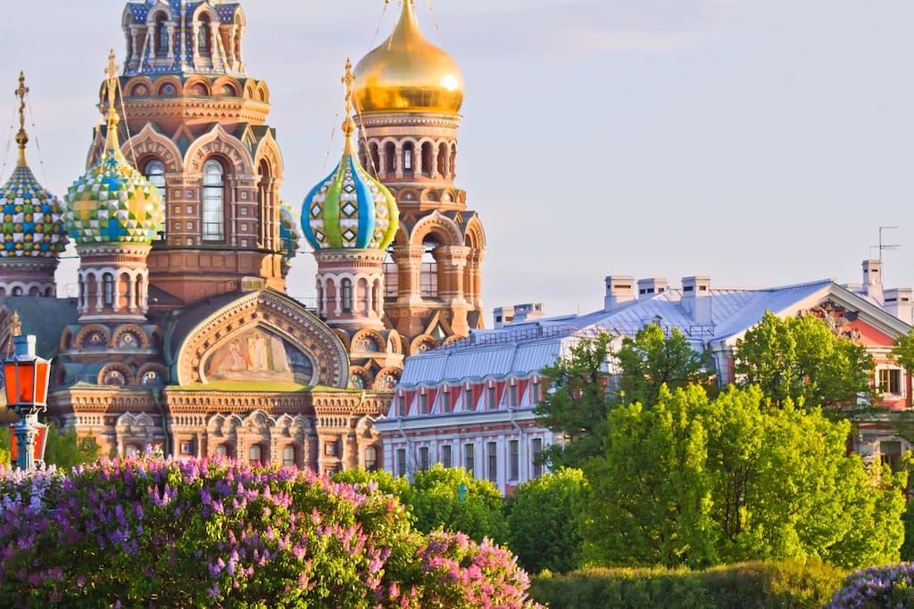 100 meters from amazing Church of the Savior on Blood