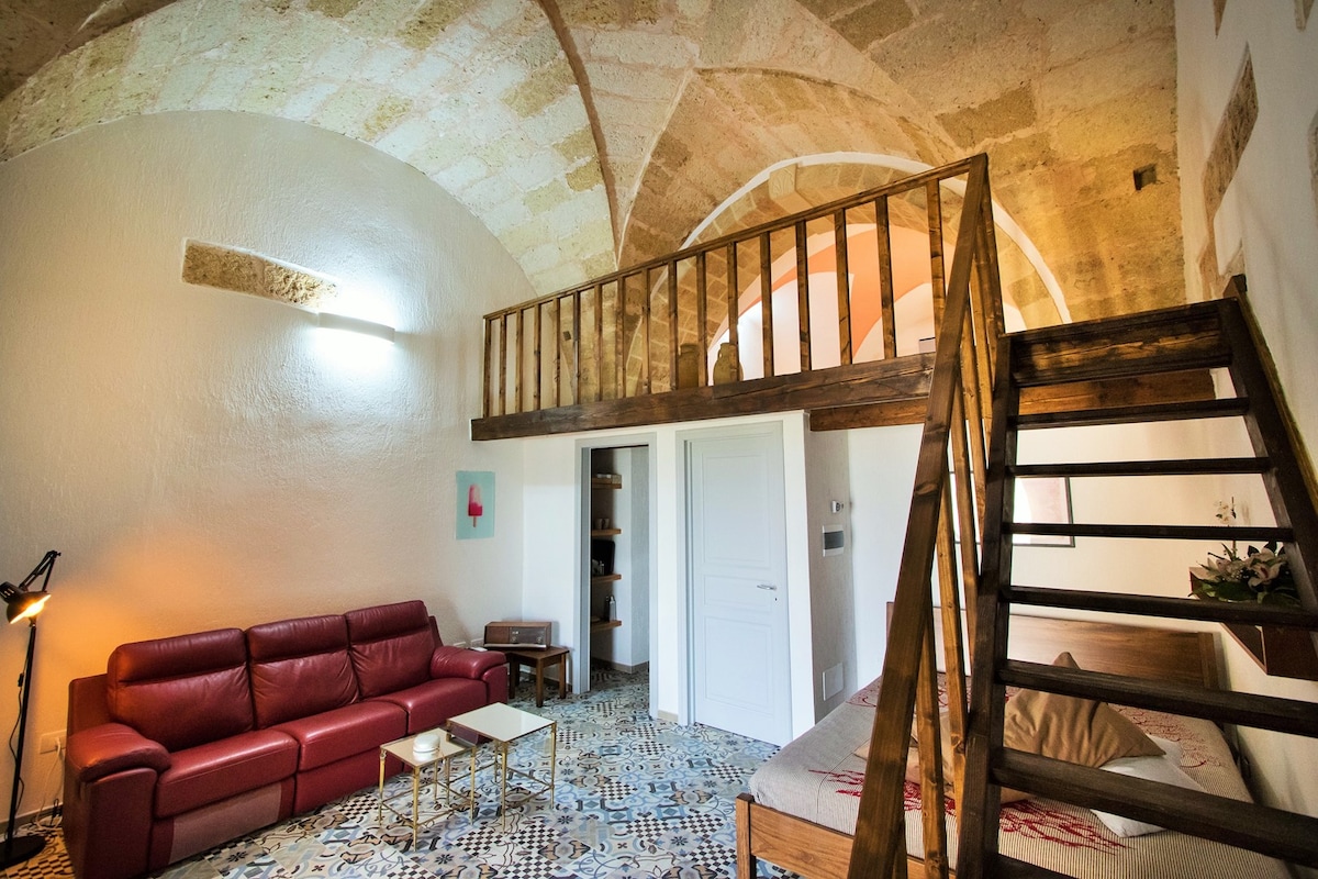 Annonce Airbnb populaire: MASSERIA PRONTERA Apartment #2 In Historical Villa à Castrignano Del Capo