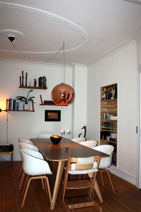 Dining room.