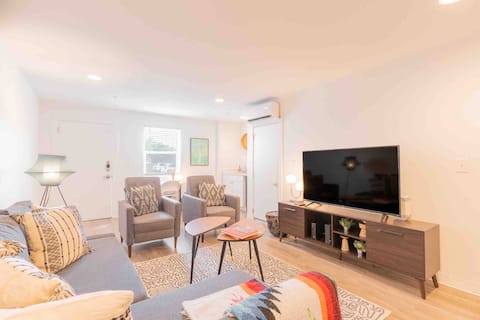 Successful Airbnb property: The Treehouse loft on Broadway in Mahncke Park